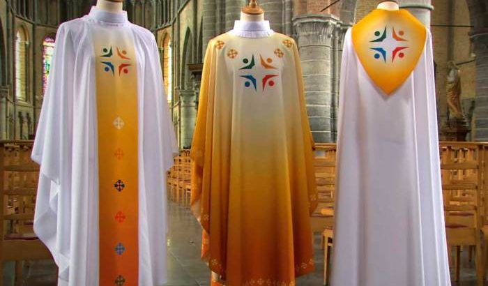 Vestment design competition opens  for World Meeting