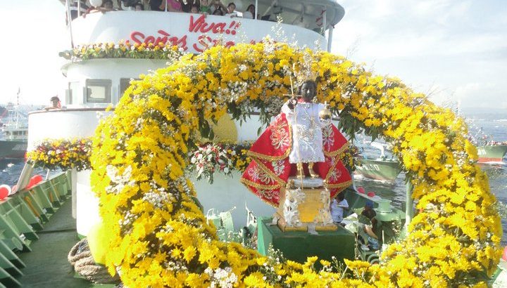 Filipinos honour baby Jesus in sea procession