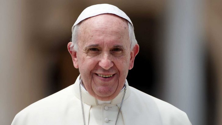 No  strings  pulled  in  Government  paying  for  the  Pope’s  reception