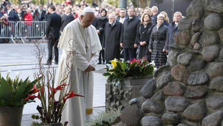 Pope tackles tolerance, totalitarianism and forgiveness in Baltic visit