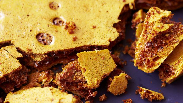 Homemade honeycomb for a crunchy Christmas