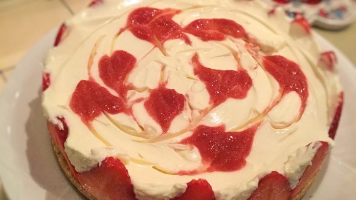 Strawberry Swirl Cheesecake – a perfect dessert