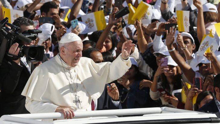 Be ‘armed’ with love, Pope tells Christians on Arabian Peninsula