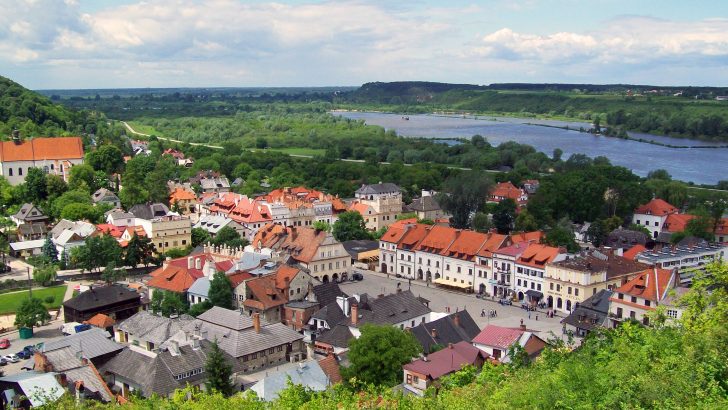 Pope hails new Catholic-Jewish study centre in Poland