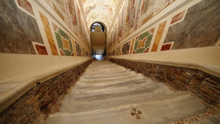 Pilgrims say bare marble of ‘Holy Stairs’ brings them closer to Christ