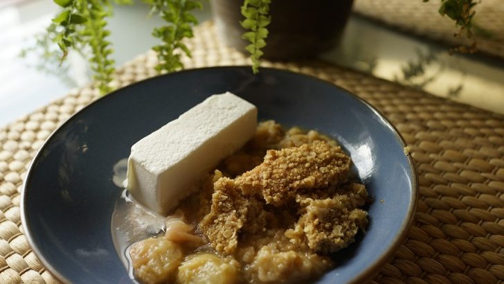 Rhubarb and Orange Crumble – the perfect combination of summer flavours