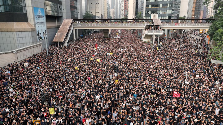 Bishop pledges to stand with Hong Kong protestors