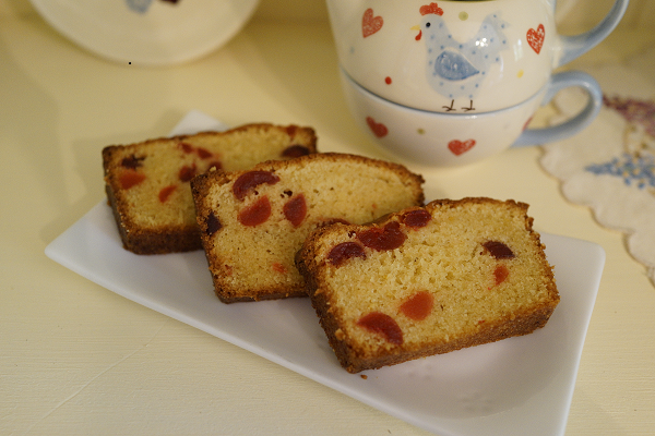 Cherry and almond loaf cake – a classic flavour combination