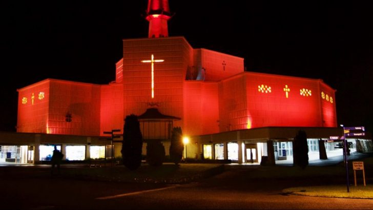 IC goes red to honour modern martyrs