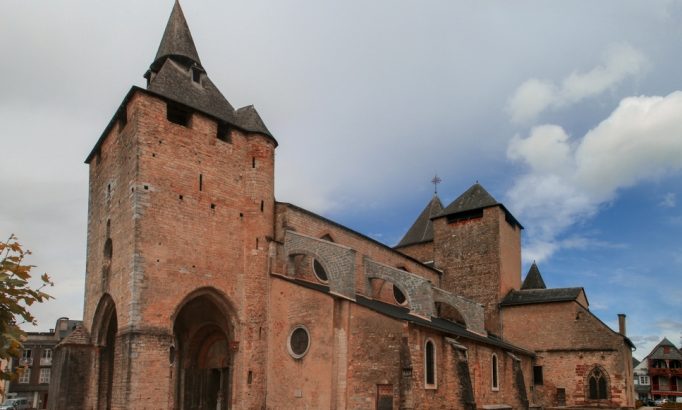 Thieves on the run after French cathedral ‘sacrilegious robbery’