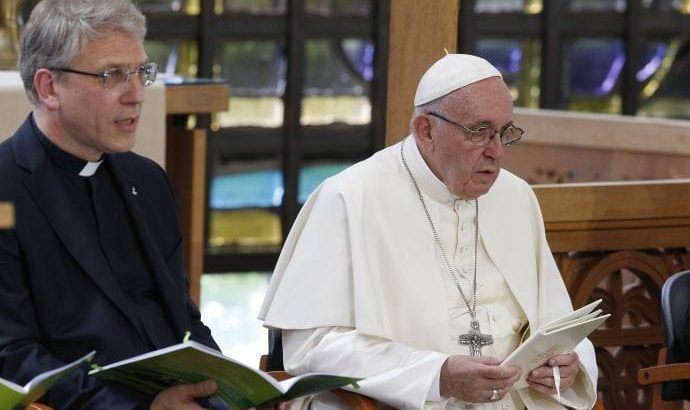 Pope sees ecumenism as ‘service’, says departing WCC leader