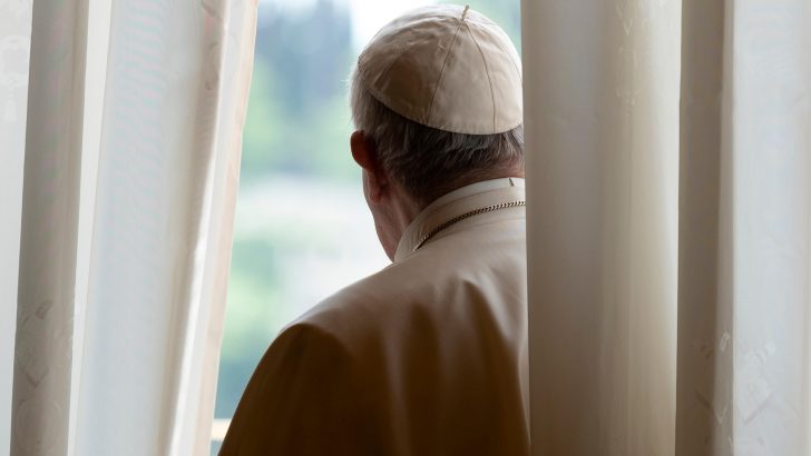 Faithful return to St Peter’s to pray with Pope