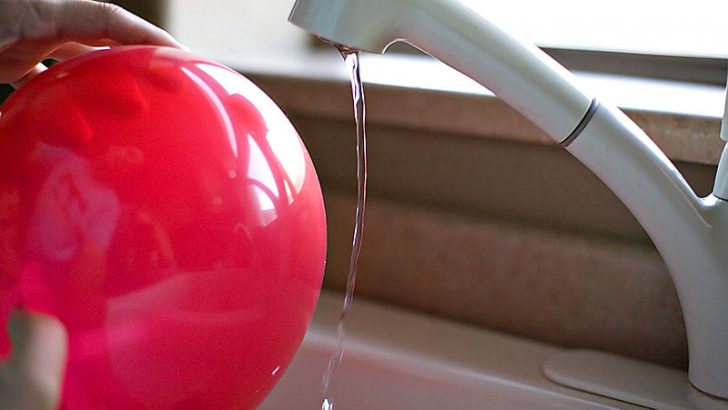 How to bend water with static electricity