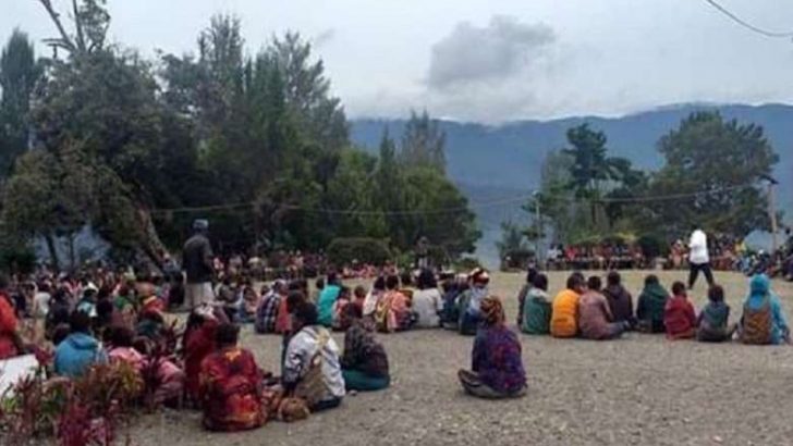 Thousands flee homes as violence flares in Papua, Indonesia