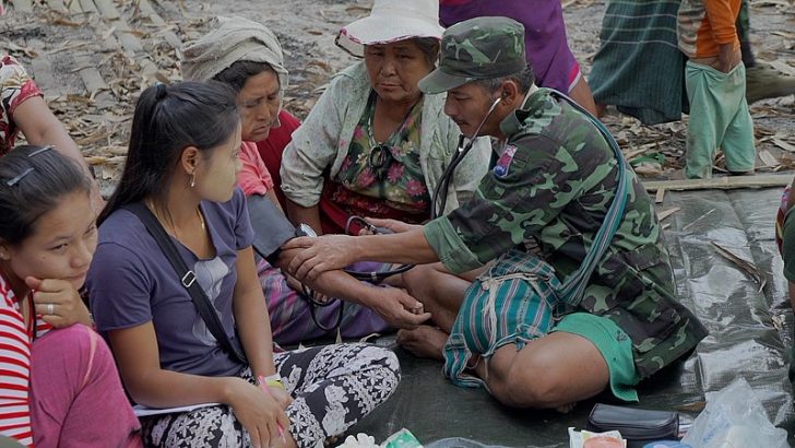 Thai Catholics assist Myanmar’s Karen refugees