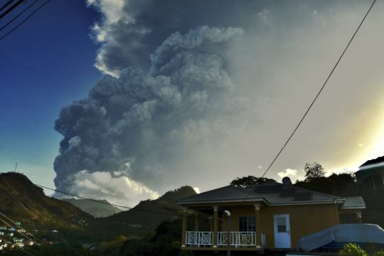 Pope prays for evacuees forced to flee La Soufrière eruption