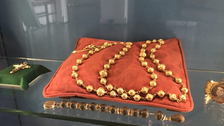 Theft of Mary Queen of Scots’ rosary a ‘tragic loss’ for Catholic history