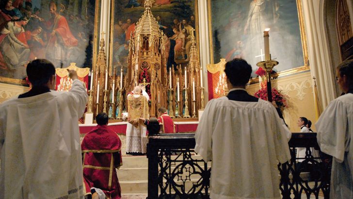 Calm urged over fears of Traditional Latin Mass restrictions