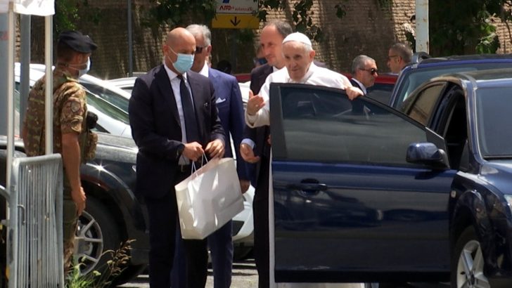 Pope released from hospital, prays at Rome basilica