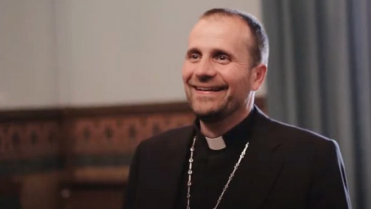 Spanish bishop who recently resigned gets civilly married