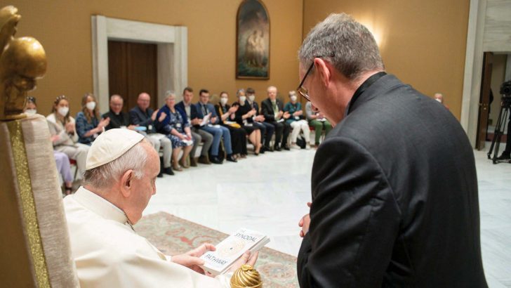 Pope to Irish Catholics: don’t get stuck in the past