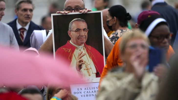 Pope Francis beatifies 33-day Pope John Paul I