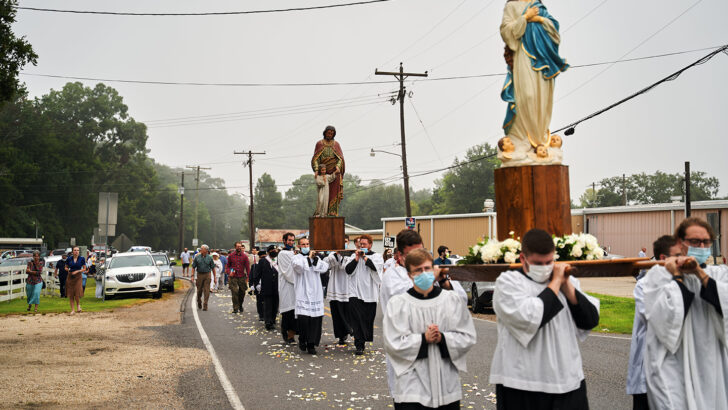 US Catholic population shows growth and southward move