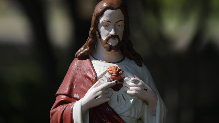 Alive with love: the Sacred Heart of Jesus