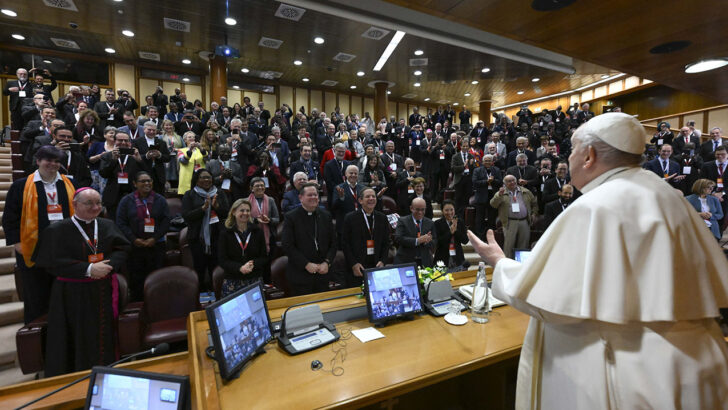 Synod document sets stage for wide-ranging debate on women and structures