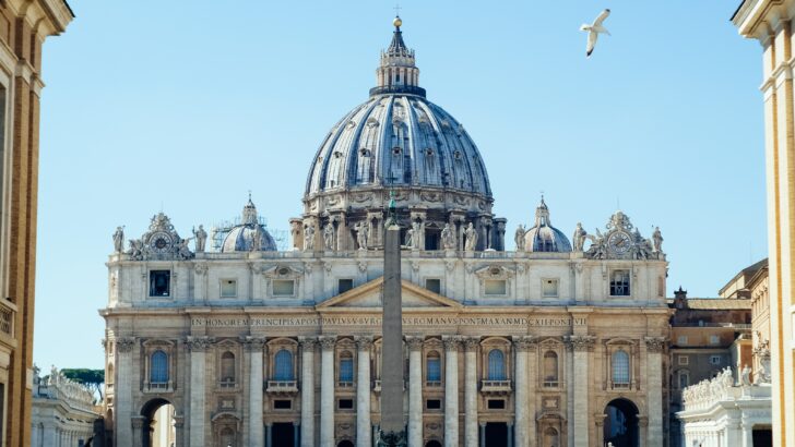 Female deacons debate key part of Rome synod