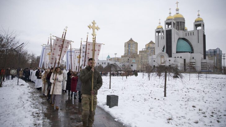 Ukrainian chaplains meet in Poland to ask how to help war wounded