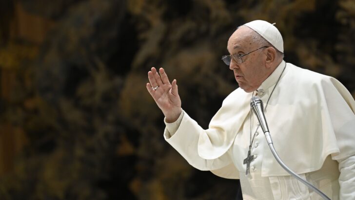 Pope says slapping kids ok (again)