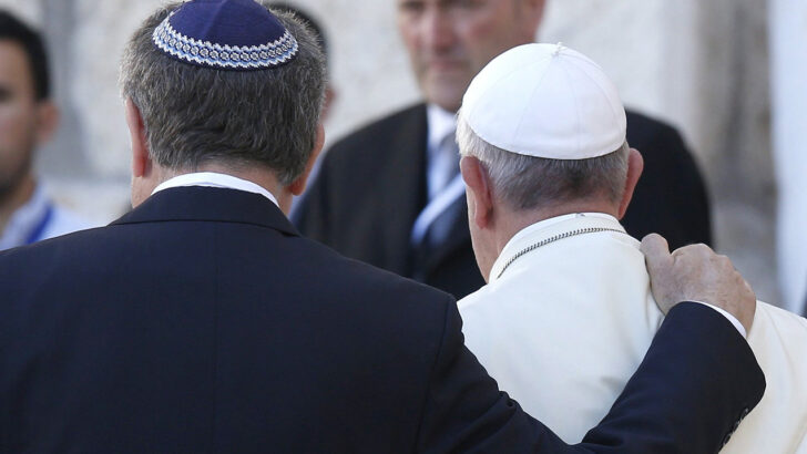 Muted reaction to papal letter hints at Catholic-Jewish strain