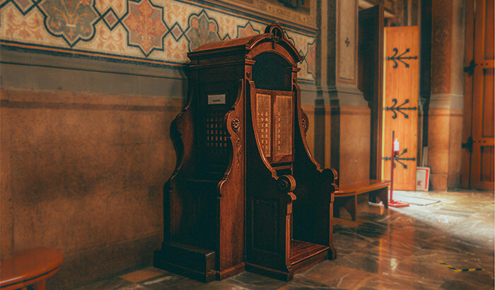 Is a parish required to provide a screen and kneeler in the confessional?