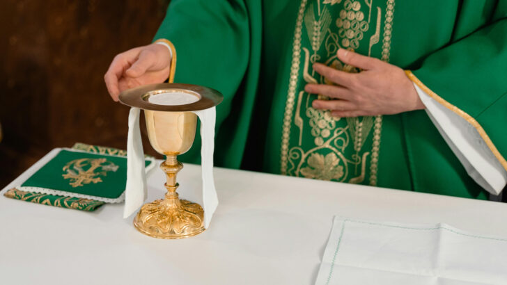 Is spiritual communion the same as sacramental Communion?