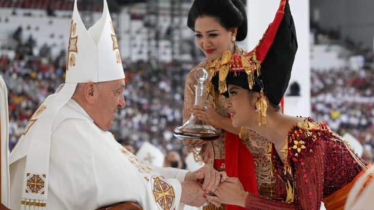 Pope’s Asian Pacific trip deals with the good and the bad